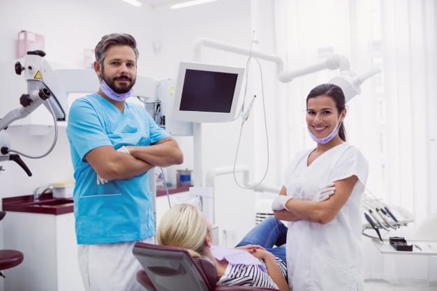 כיצד בוחרים רופא שיניים מקצועי